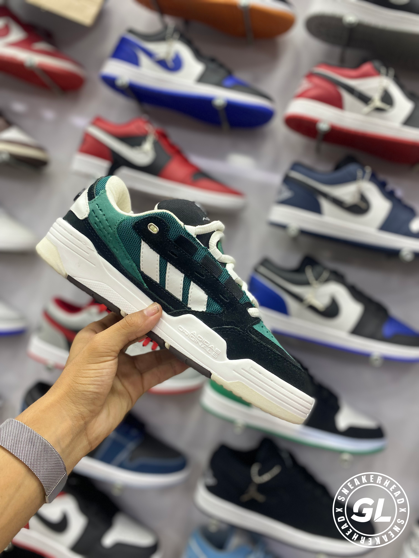 Tênis Adidas 2000