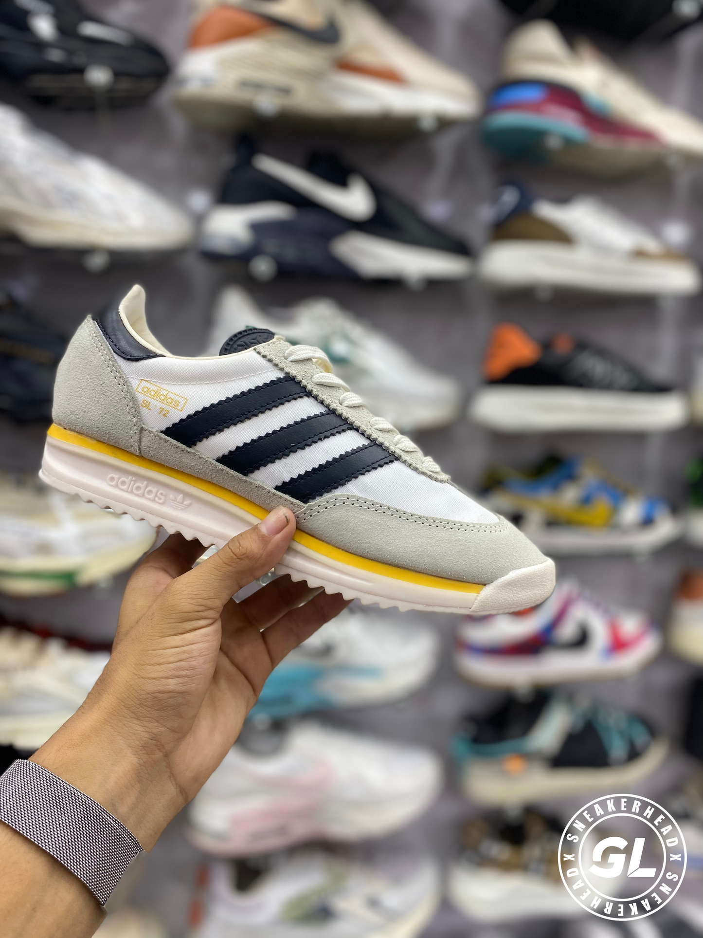 Tênis Adidas SL72