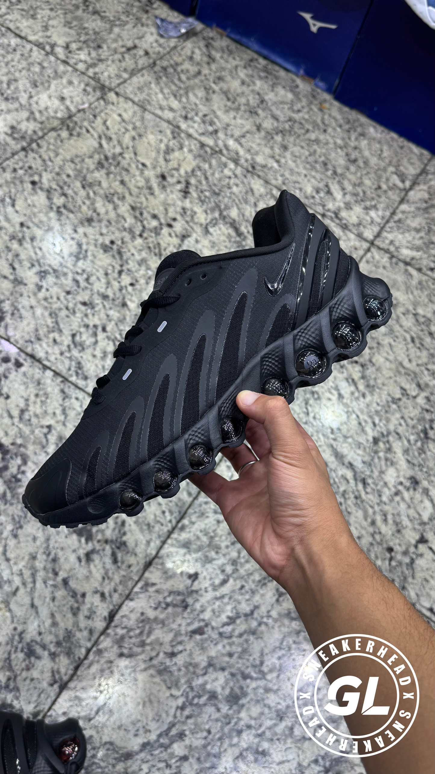 Tênis Nike DN8