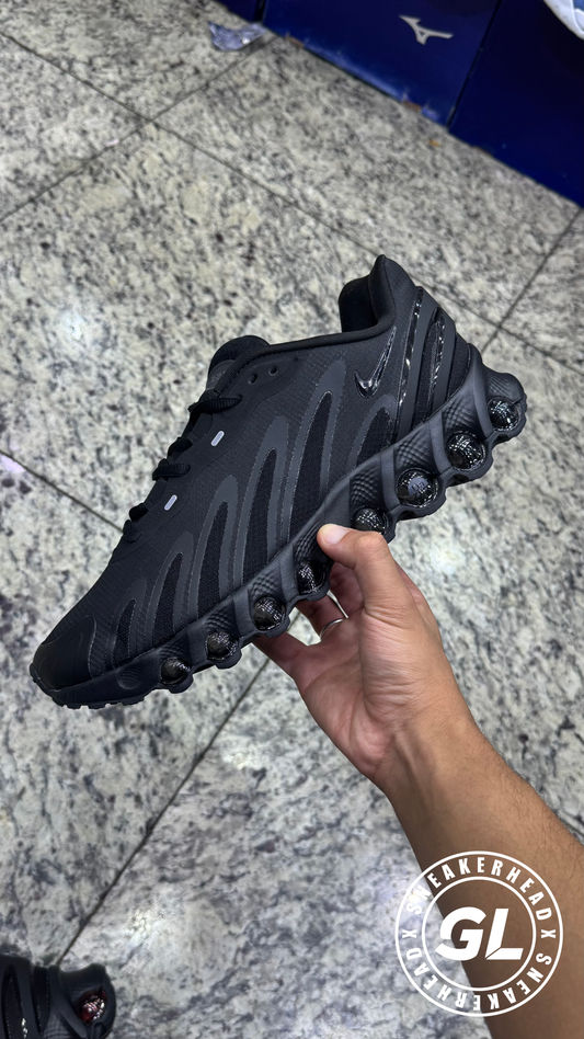 Tênis Nike DN8